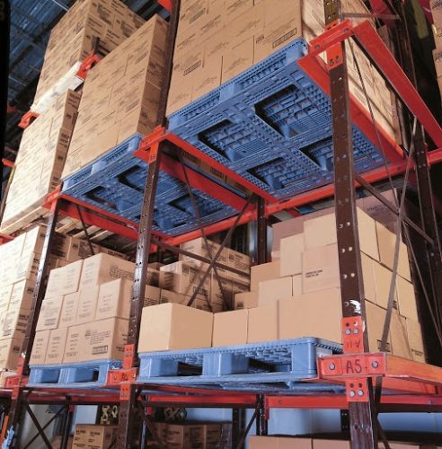 pallet nhựa + kệ cao tầng