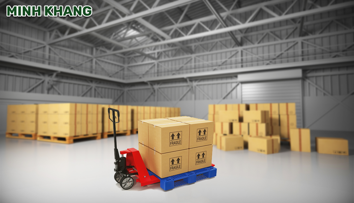 pallet-nhua-va-xe-nang